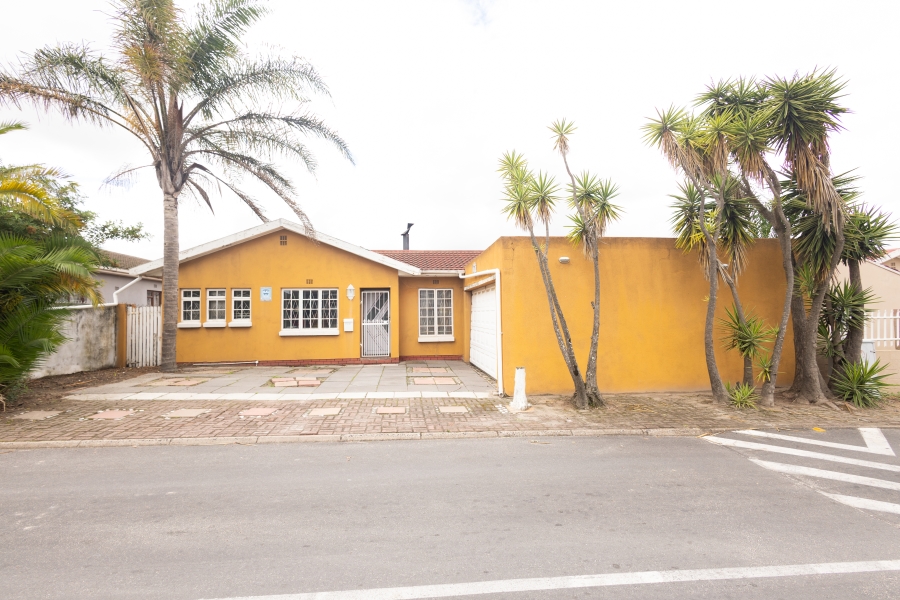 3 Bedroom Property for Sale in Bernadino Heights Western Cape